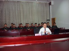 鹭达董事长张和辉应邀为全市临退伍的武警官兵